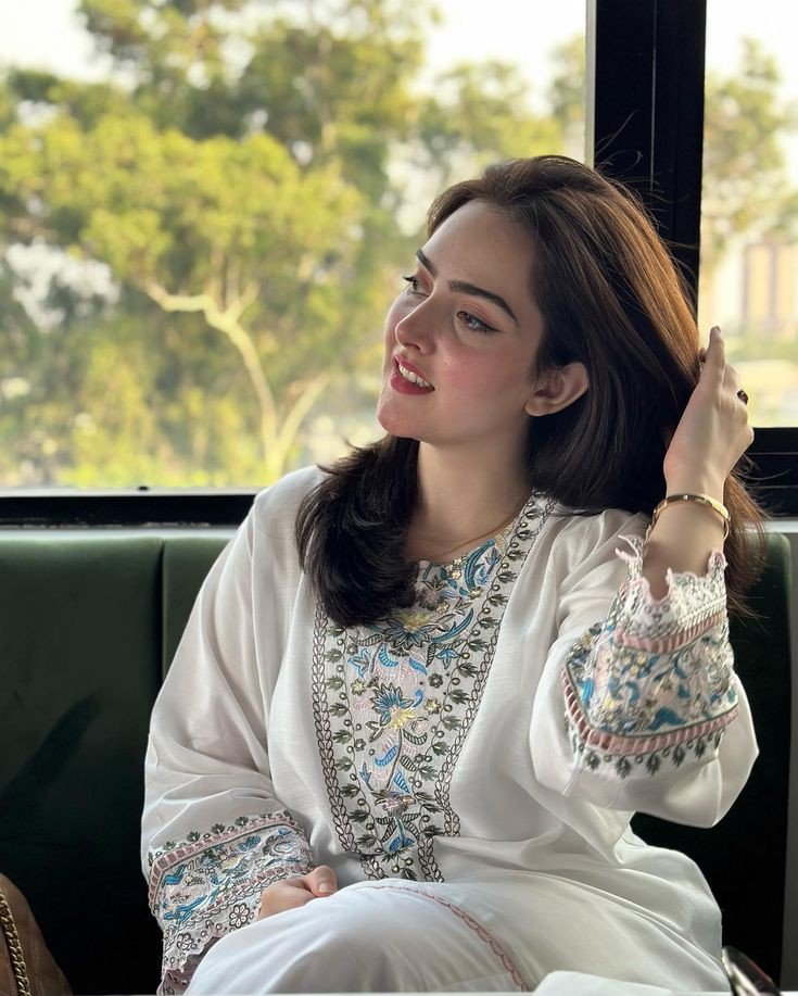 Charming-Profile-Pic-for-Girls