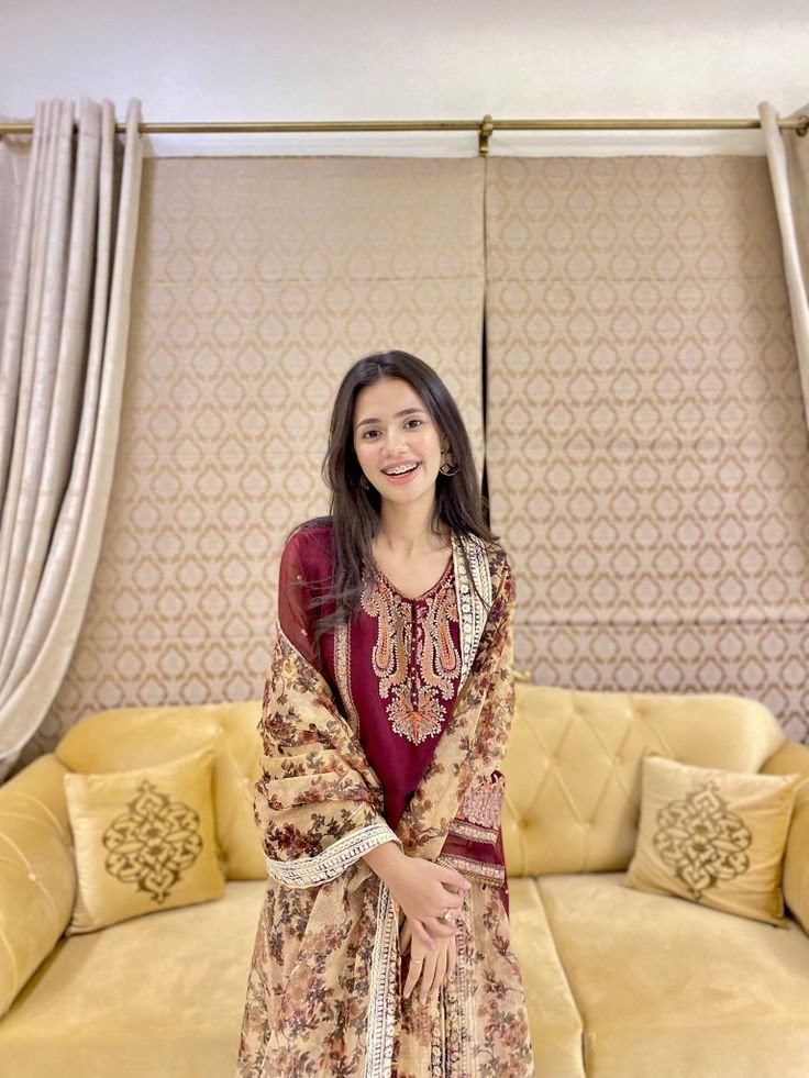 Cute-Asian-Girl-Photo