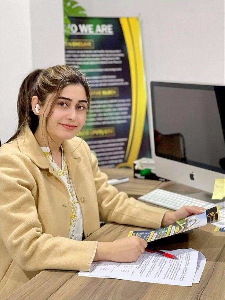 Cute-Asian-Girl-Photo