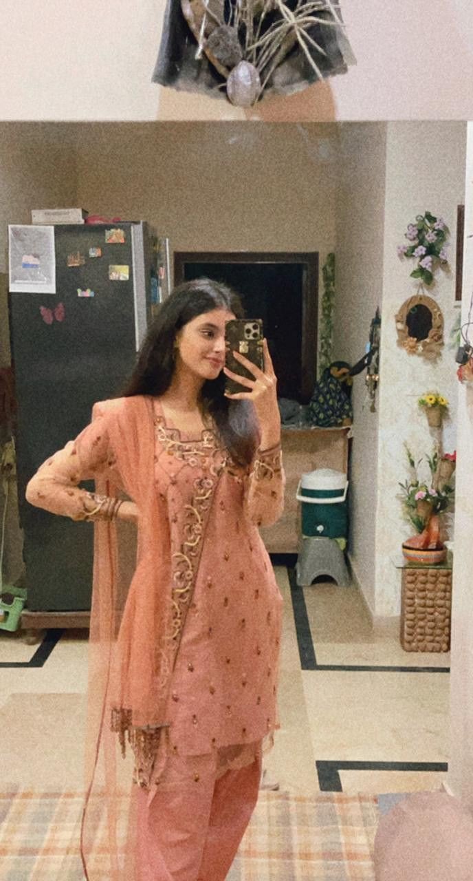 Cute-Expressions-Girl-Photo