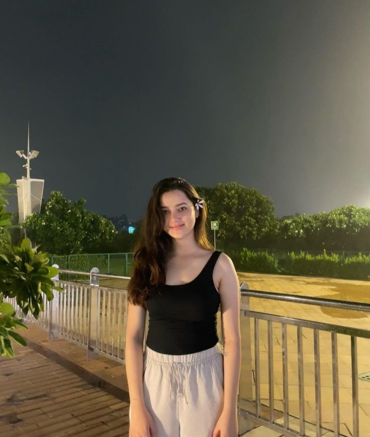 Cute-Friend-Girl-Pic