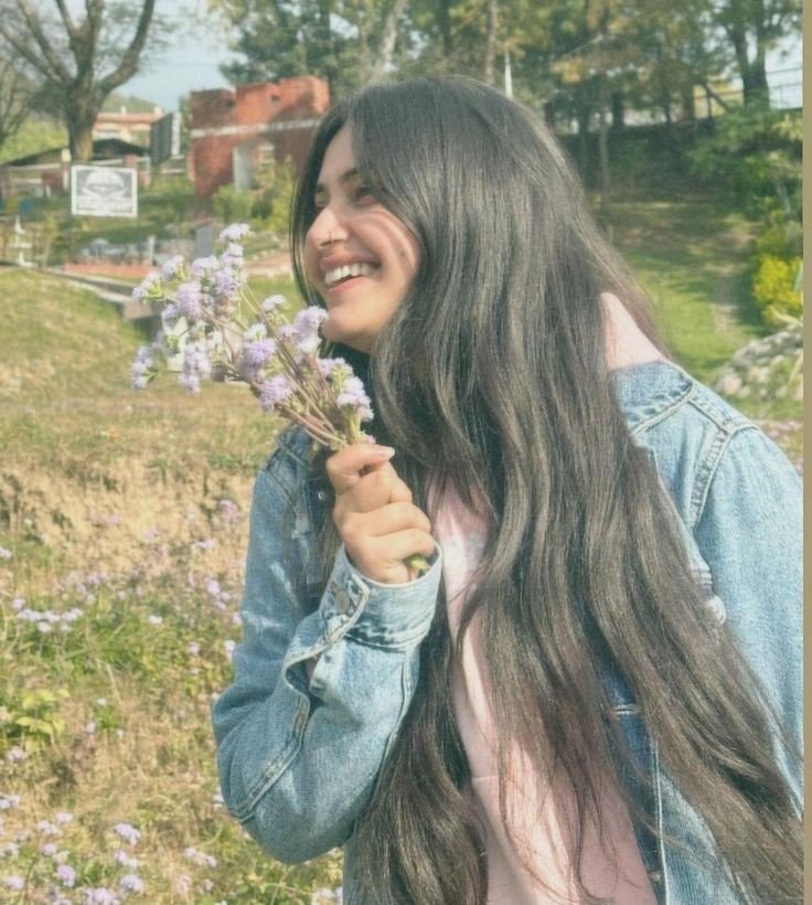 Cute-WhatsApp-Girl-Pic