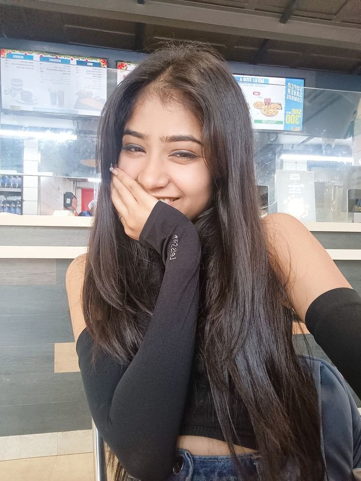 Trendy-Fashion-Girl-Pic