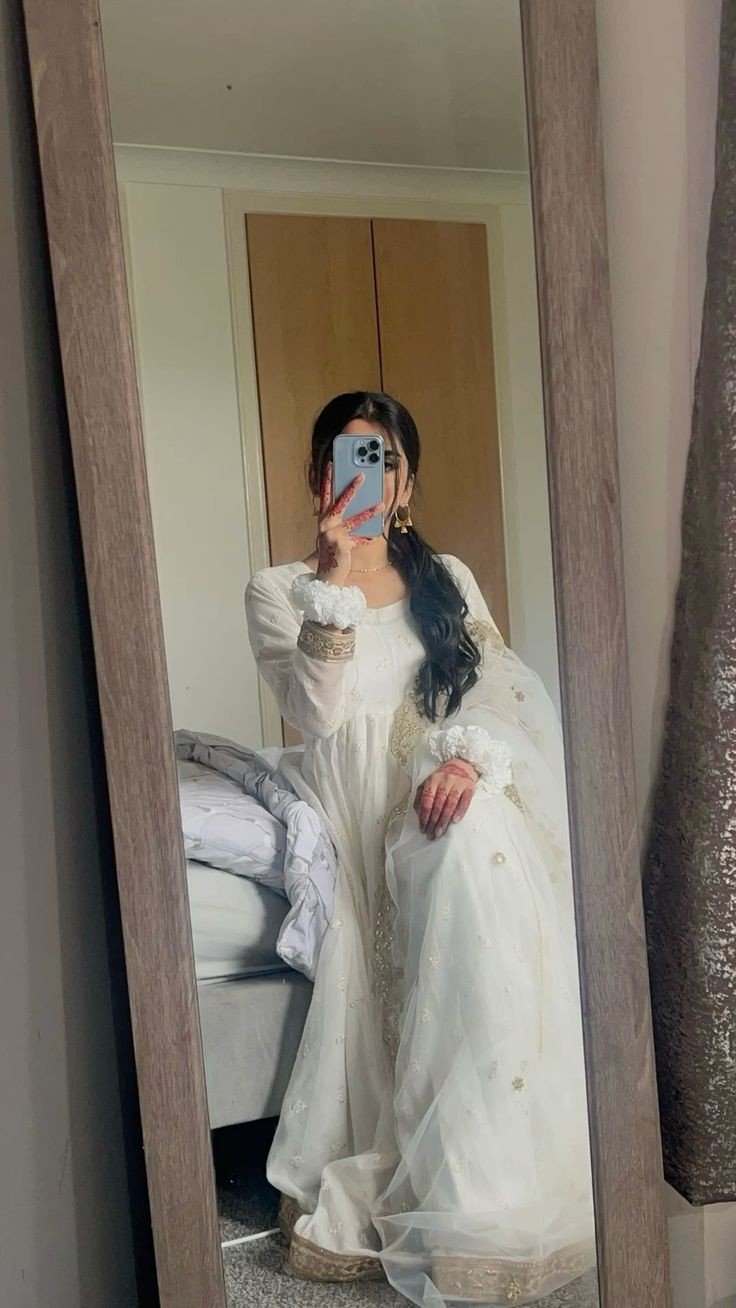 aesthetic-hidden-face-girl-dp aesthetic-hidden-face-girl-dp