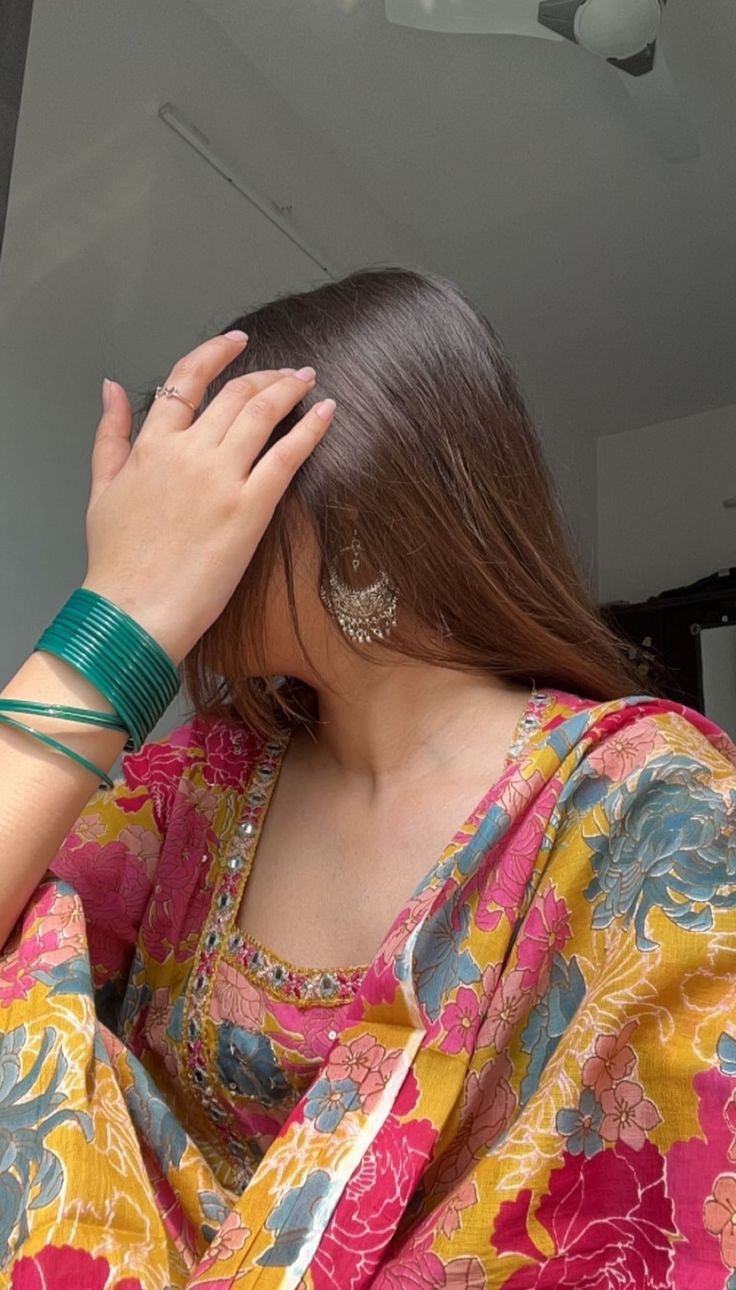 beautiful-hidden-face-girl-dp beautiful-hidden-face-girl-dp