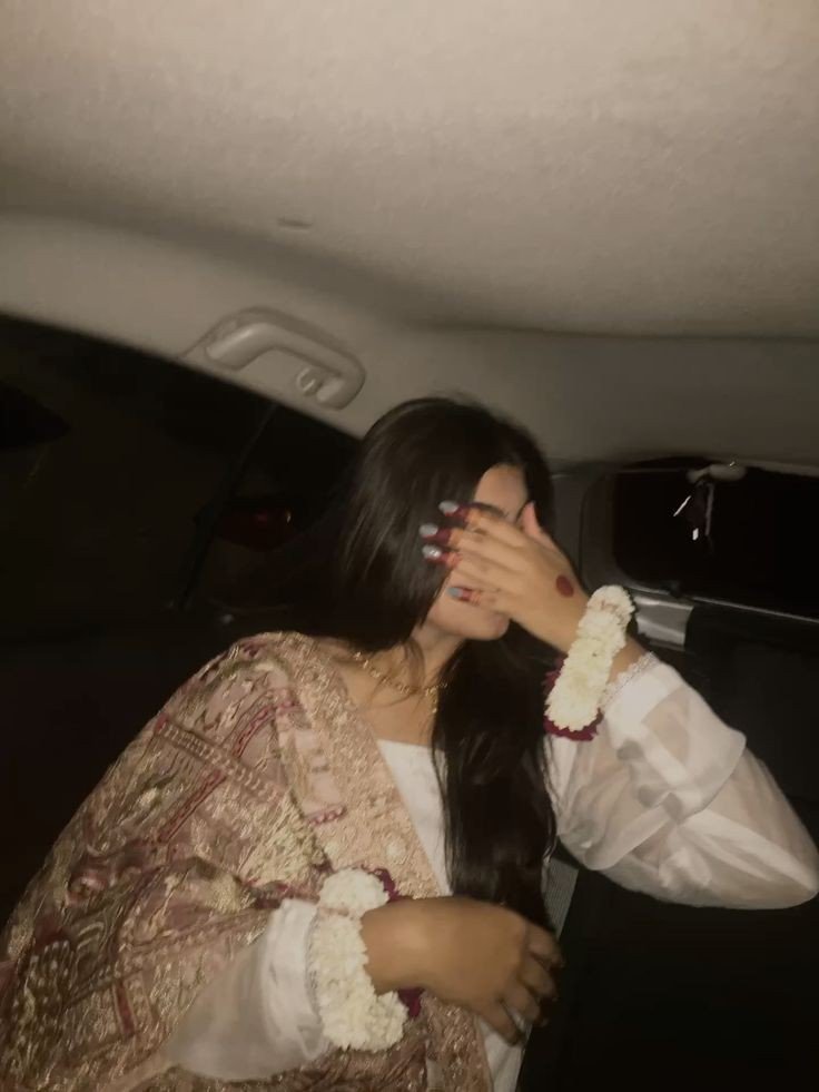 beautiful-mysterious-profile-picture beautiful-mysterious-profile-picture