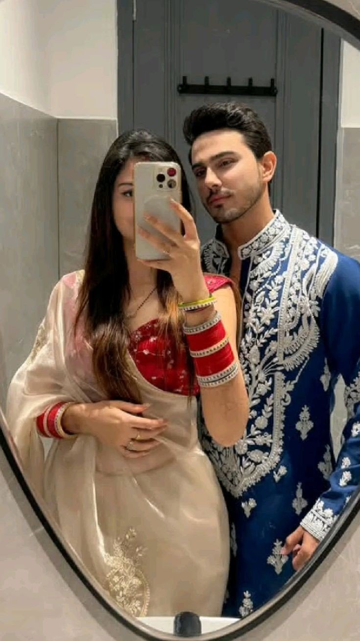 cute-couple-pic-instagram-dp-cartoon