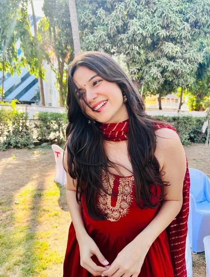 cute-instagram-dp-for-girls-aesthetic