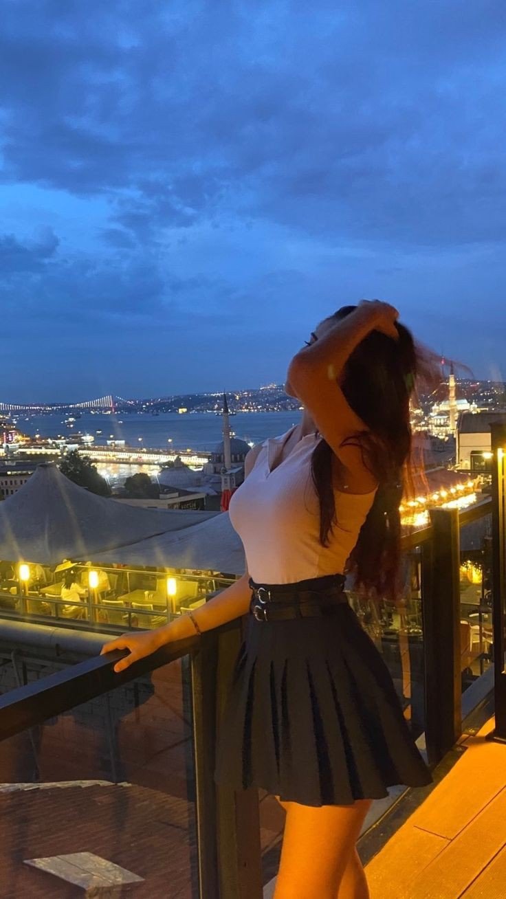 earrings-attractive-instagram-hidden-face-dp-for-girls