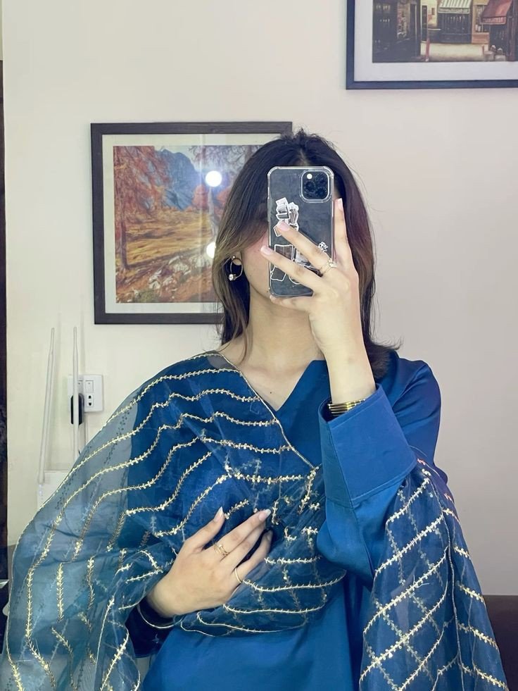 hidden-face-girl-aesthetic-dp hidden-face-girl-aesthetic-dp