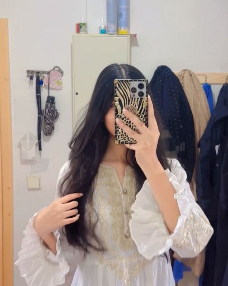 secret-girl-profile-picture secret-girl-profile-picture