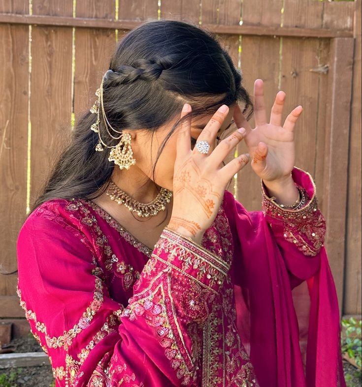 stylish-hidden-face-girl-dp stylish-hidden-face-girl-dp