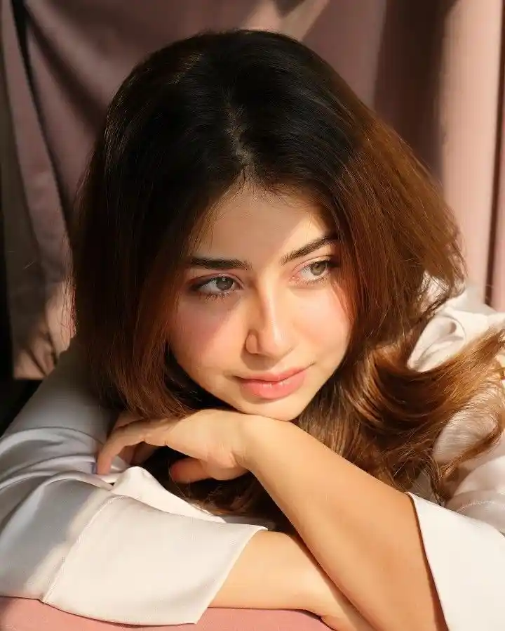 Beautiful Face Girls Dp