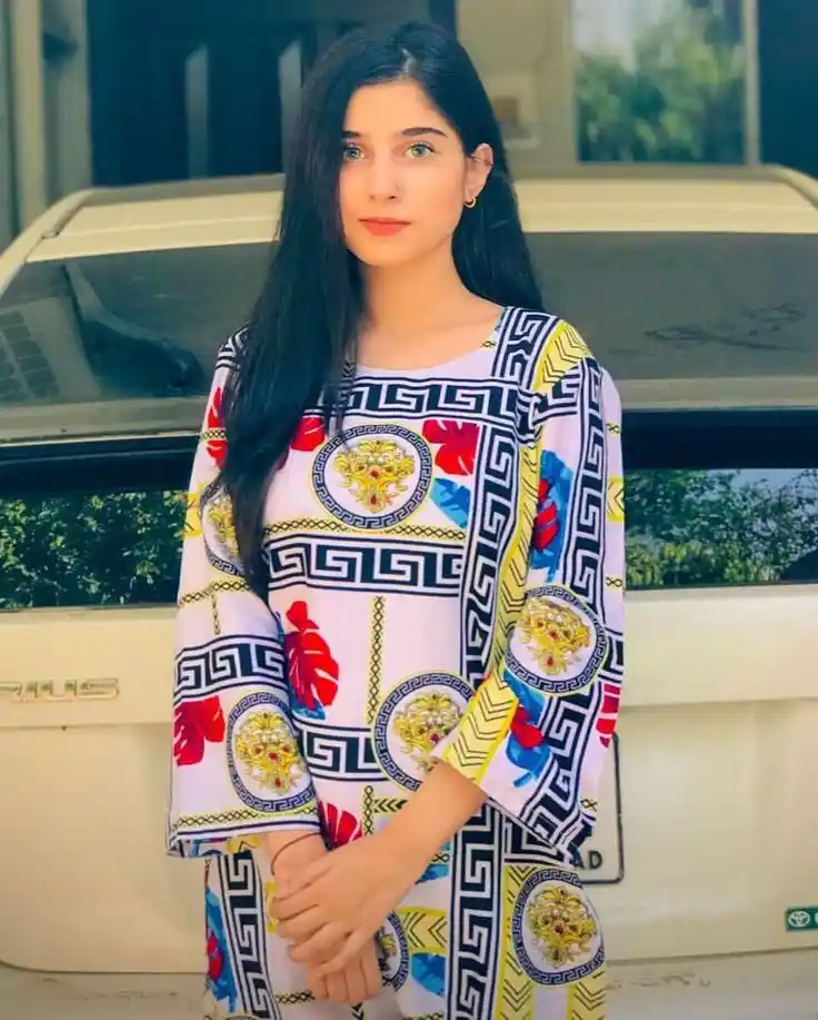 Beautiful Girl Photo