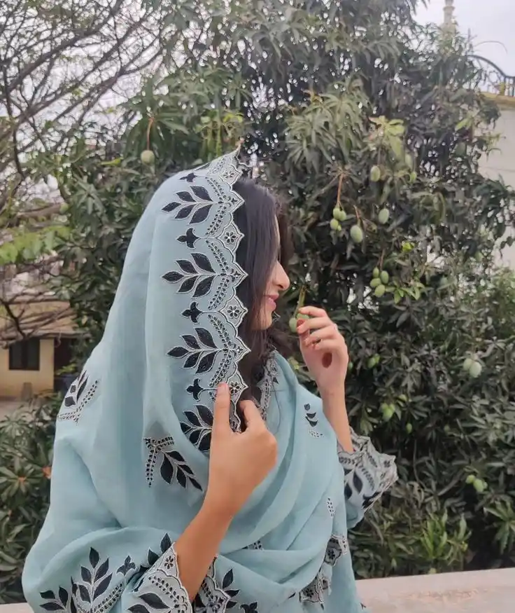 Beautiful Girl Photo