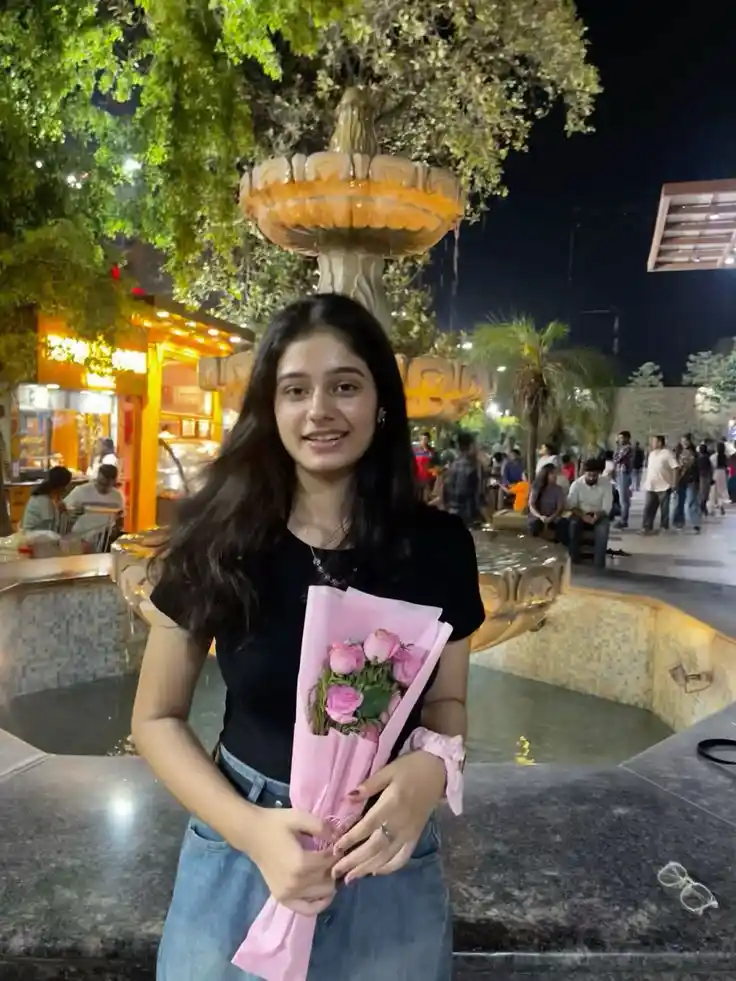 Beautiful Hijab Girl Pic