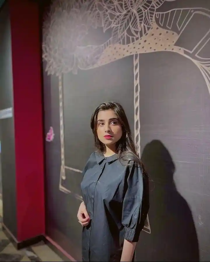 Beautiful Smile Girl Pic