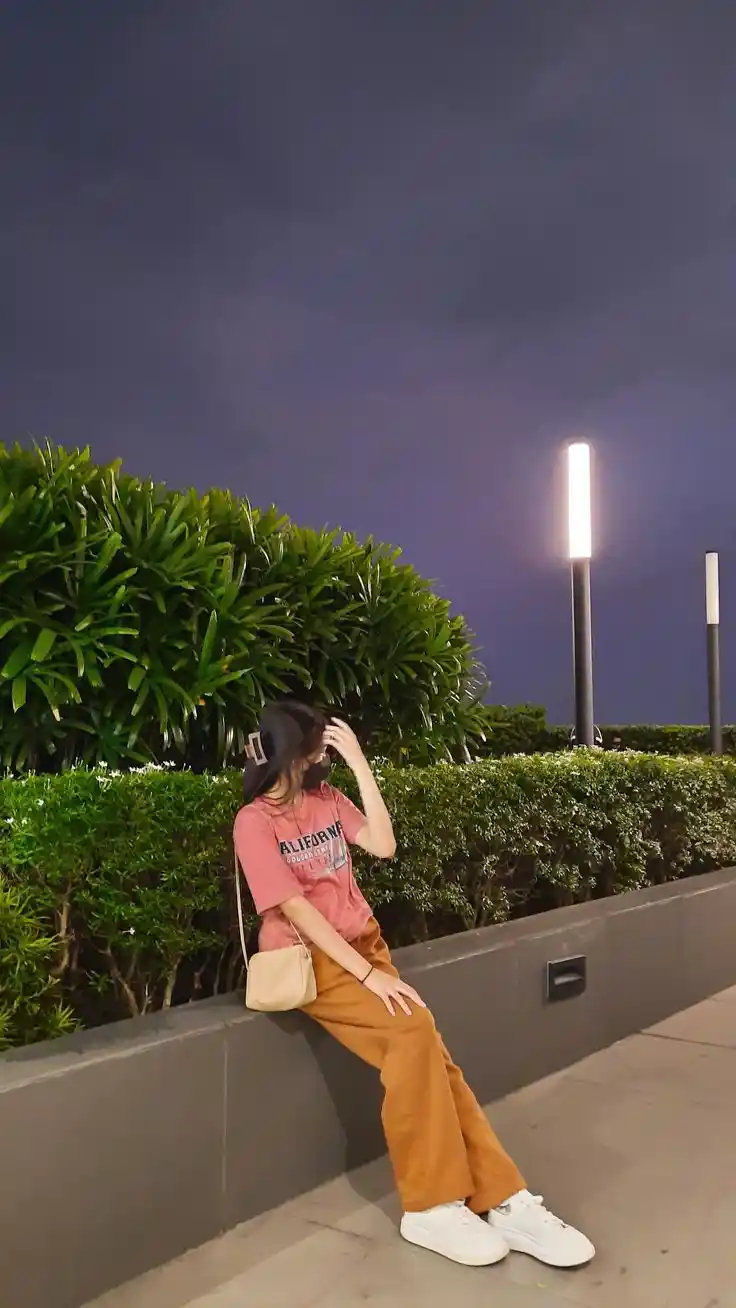 Beautiful Smile Girls Dp