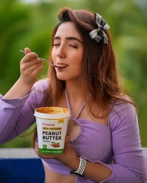 Cute Artistic Girl Photo