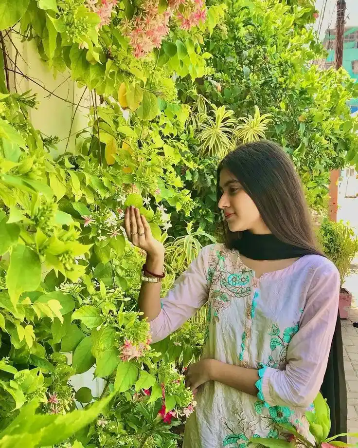 Cute Asian Girl Photo