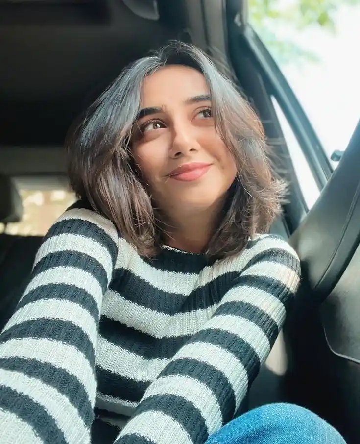 Cute Evening Look Girl Pic