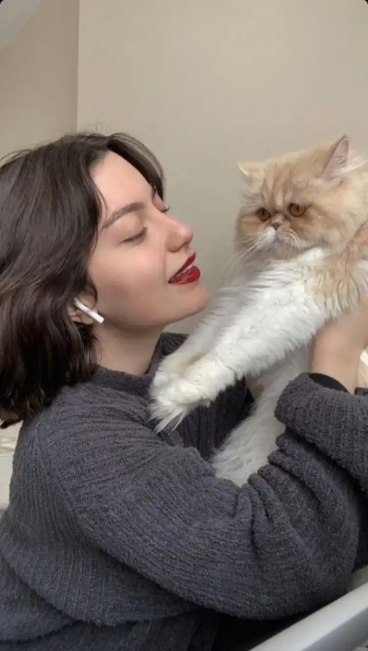 Cute Fashion Girl Photo