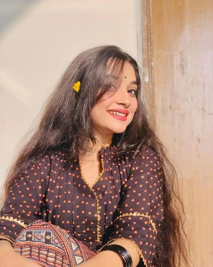 Cute Girl Profile Photo