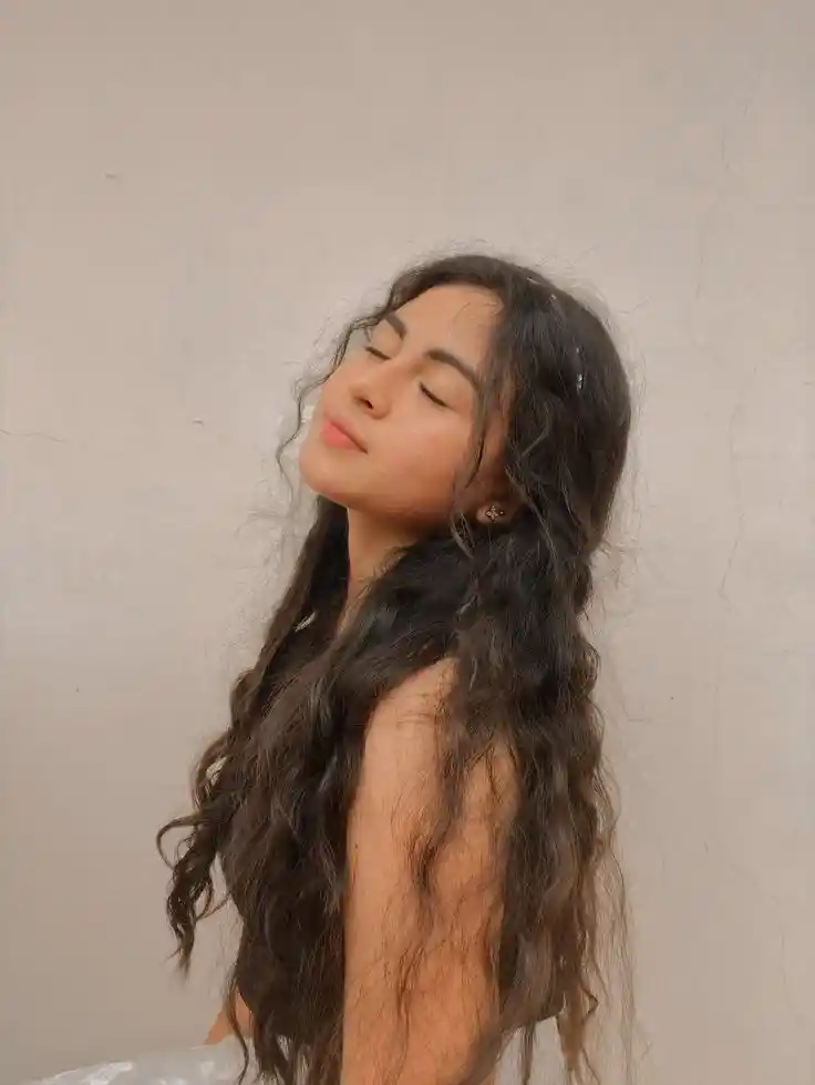 Happy Girls Profile Pic