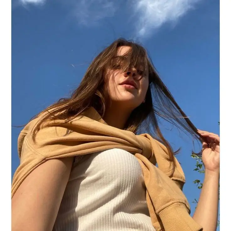 Hidden Face Girl Photo