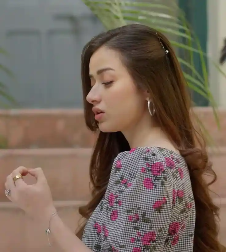 Hidden Face Girls Dp