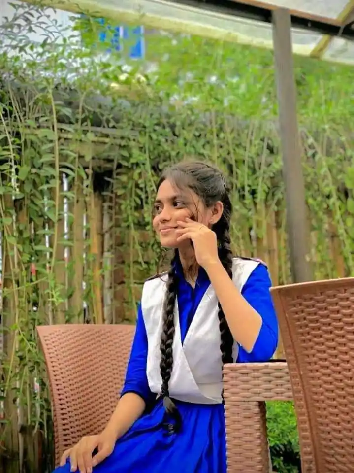 Insta Girl Selfie DP