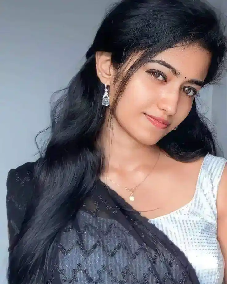 Instagram Model Girl DP