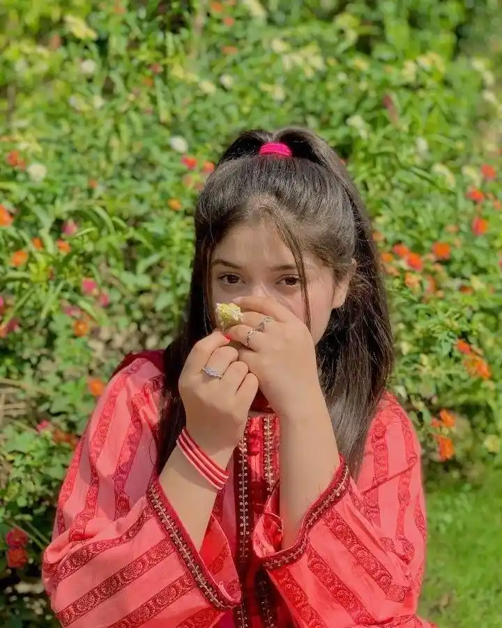 Instagram Model Girl DP