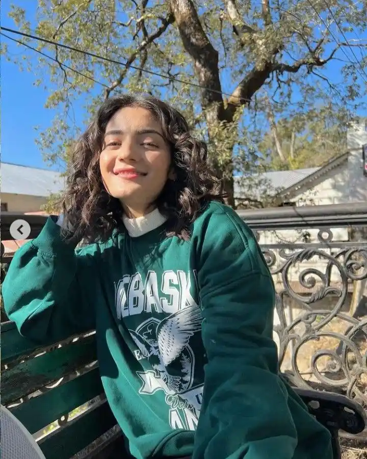 Love Attitude Girls Dp