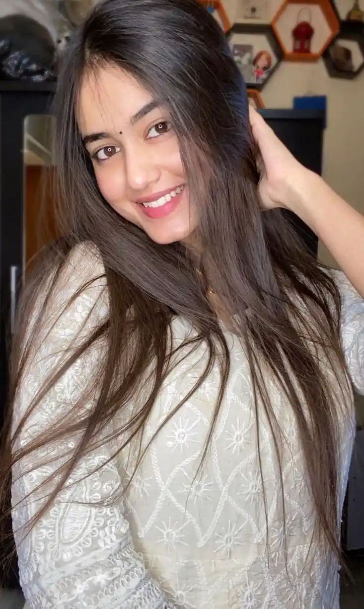 Modern Look Girl Pic