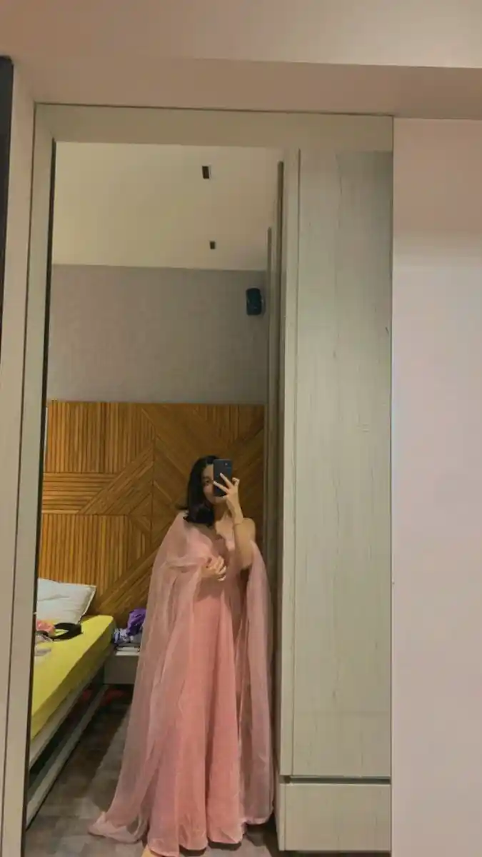 Modern Look Girl Pic