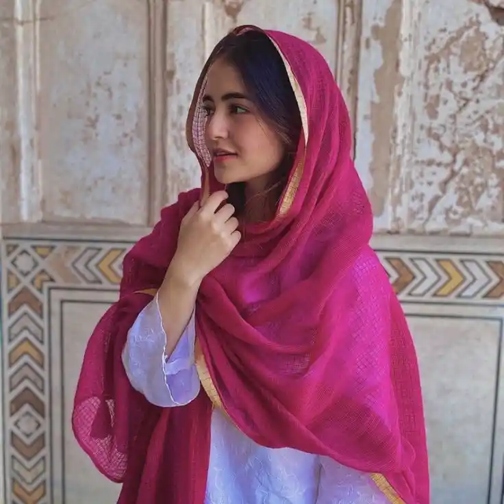 Smiling Instagram Girl DP