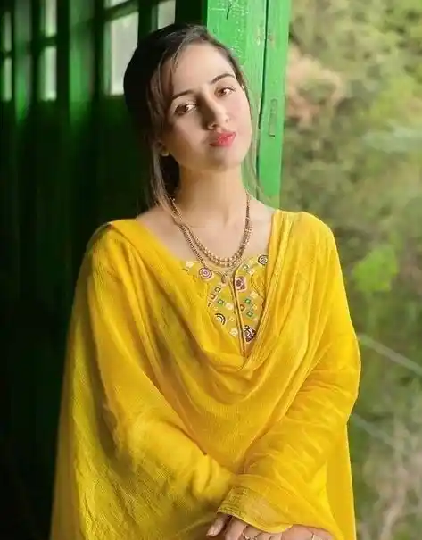 Social Media Girl DP