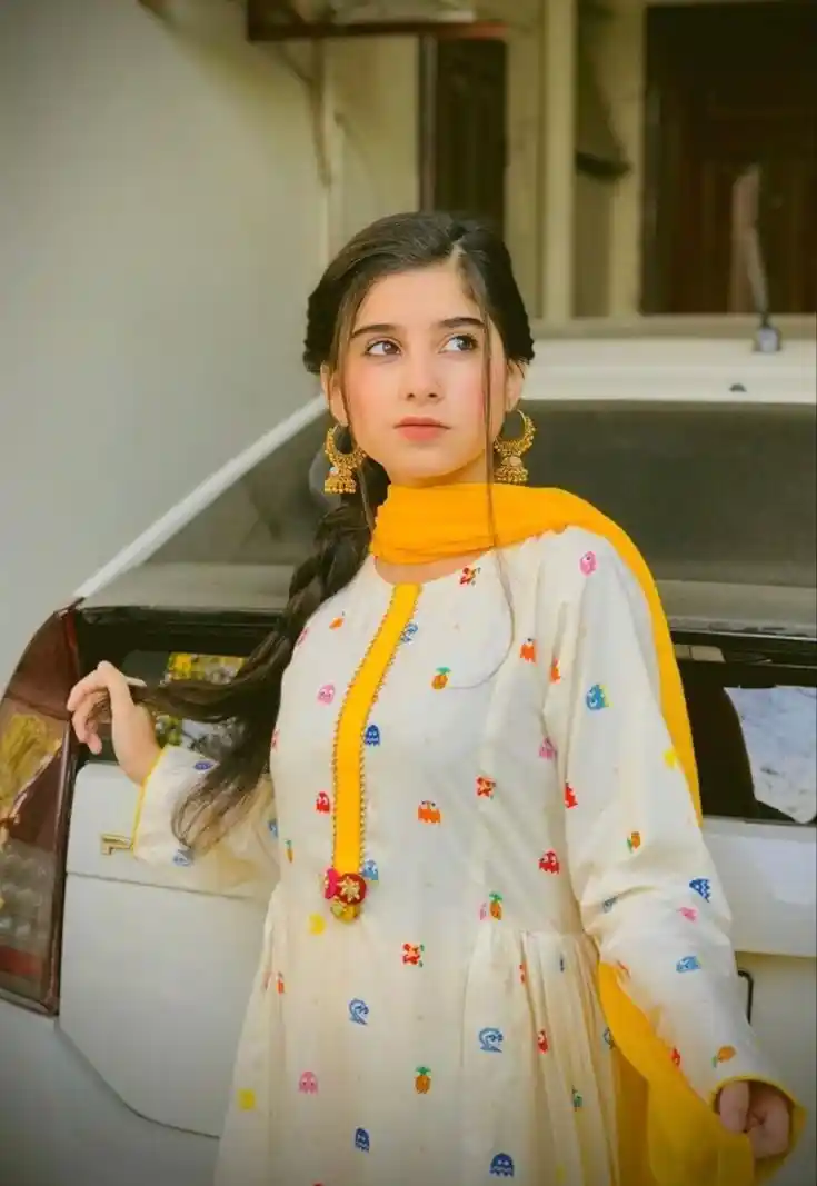 Soft Aesthetic Girl DP