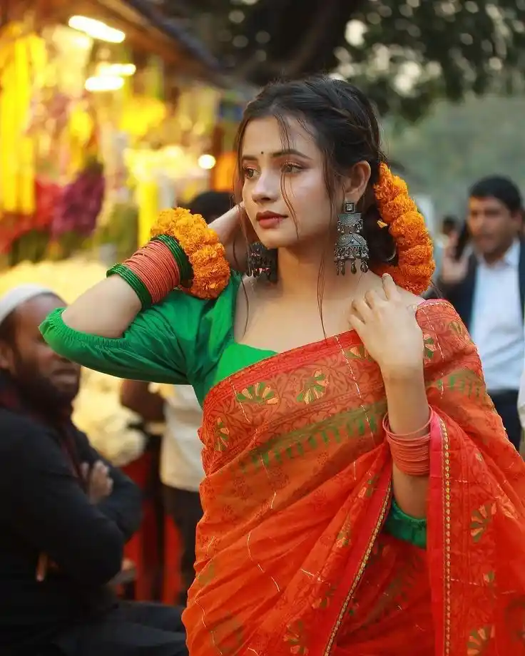 adivasi ladki ka photo chahiye