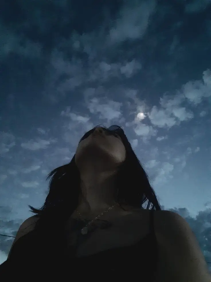 alone-sad-girl-dp-cartoon