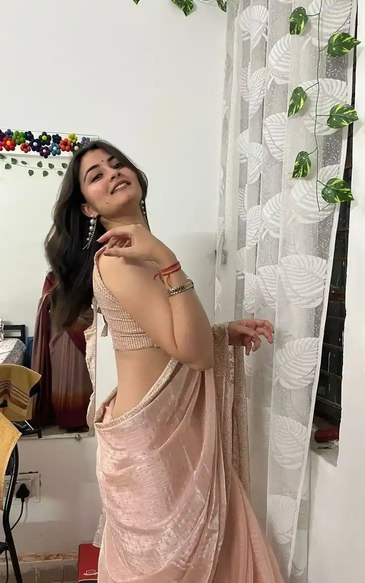 alone single girl dp attitude