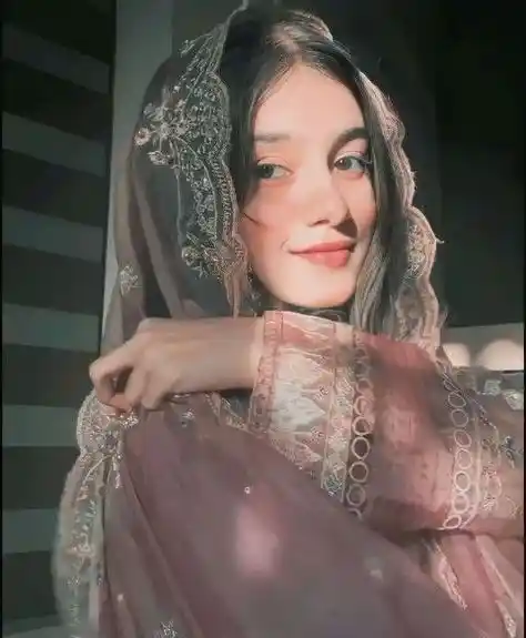 attractive instagram hidden face dp for girls