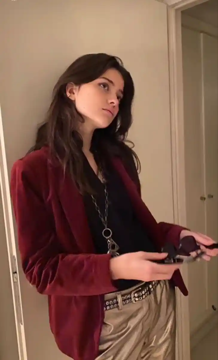 beautiful girls eyes dp for instagram