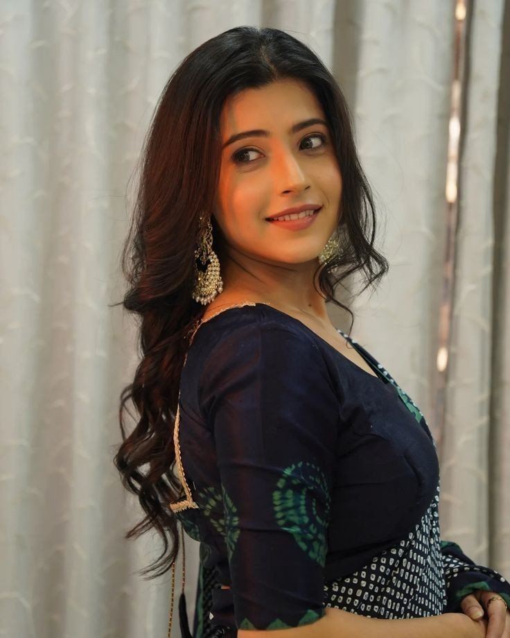 beautiful-girls-eyes-dp-for-instagram