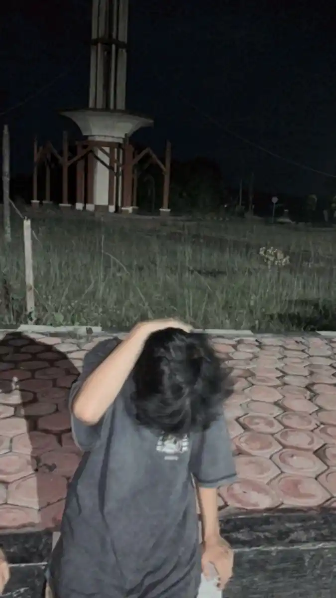 beautiful sad boy dp