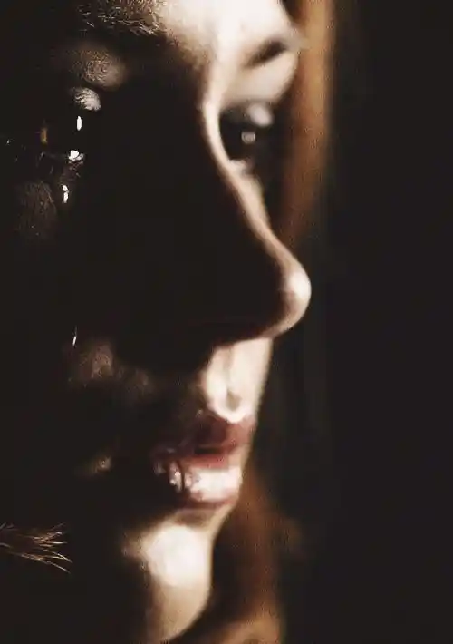 beautiful sad girl dp