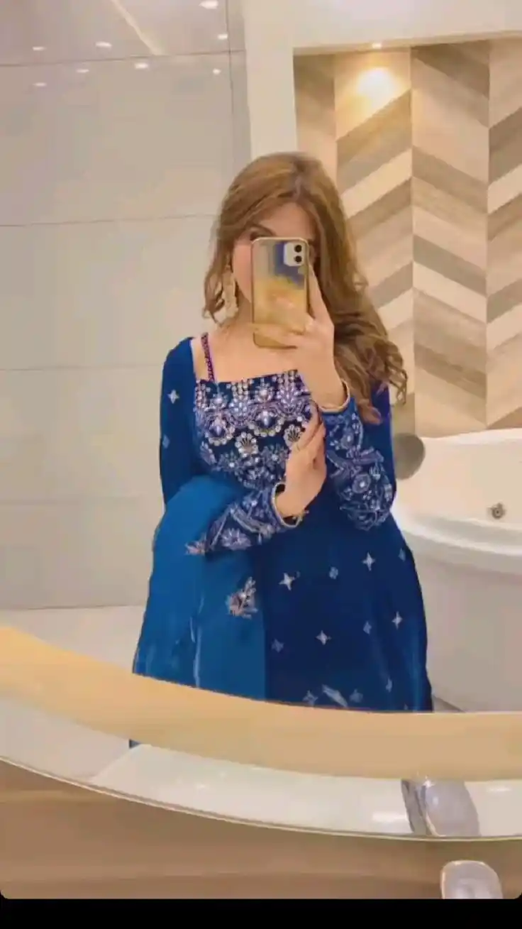 best single girl dp for whatsapp download