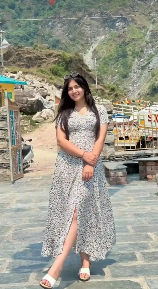 black hide face girl pic