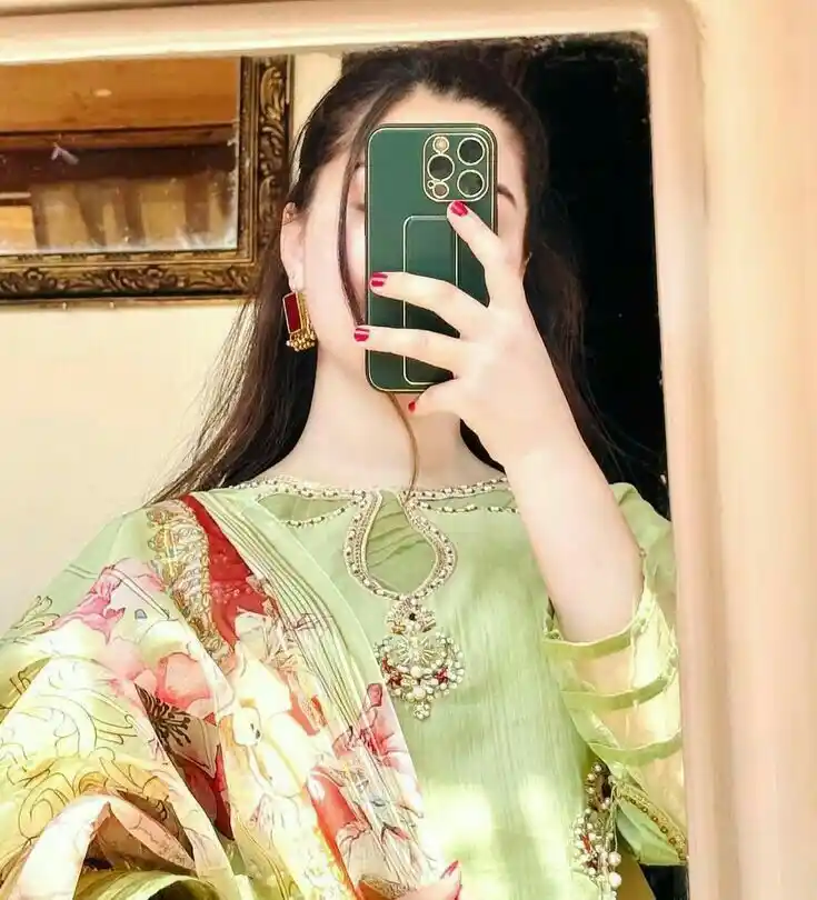 black mirror selfie dp girl black mirror selfie dp girl